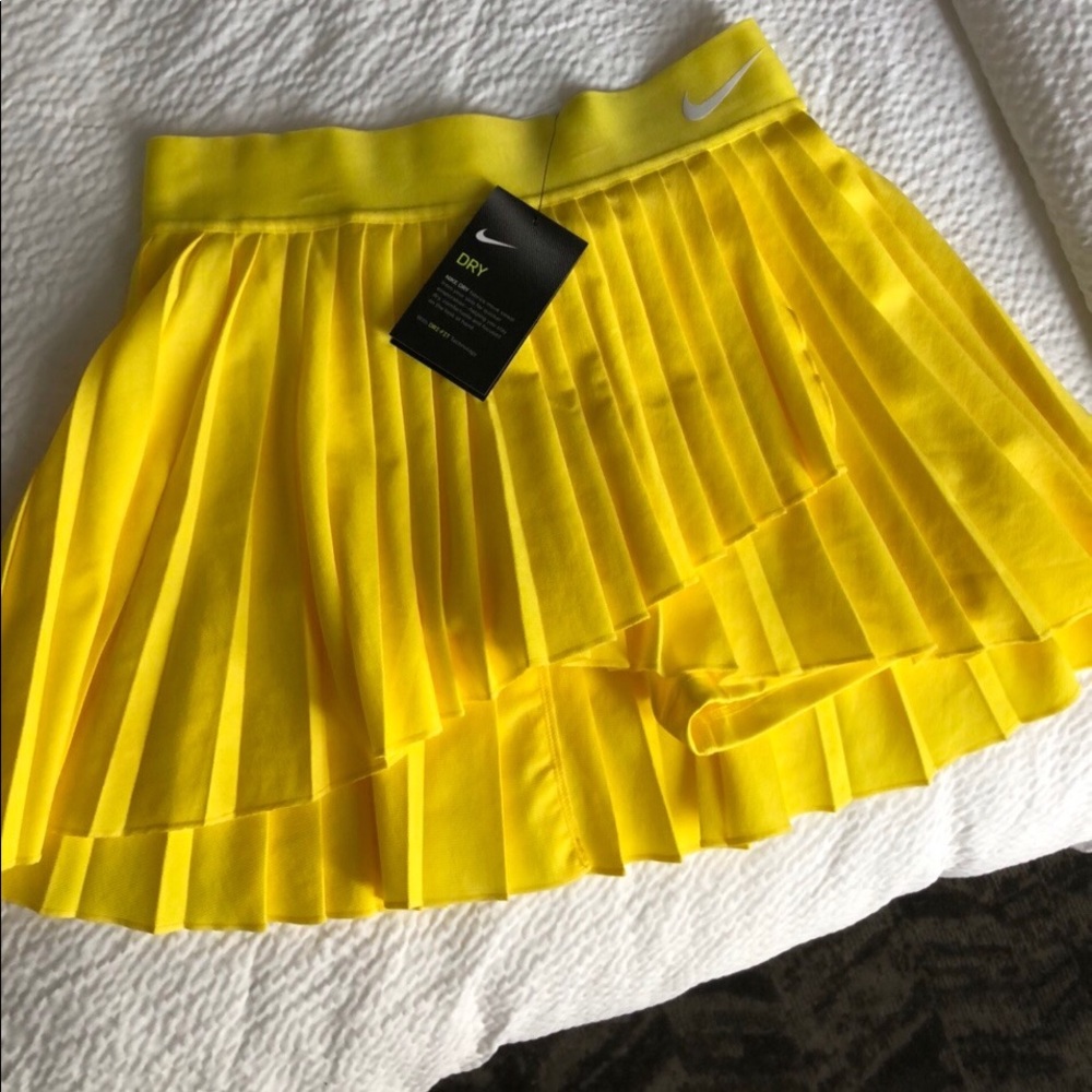 NIKE VICTORY SKIRT